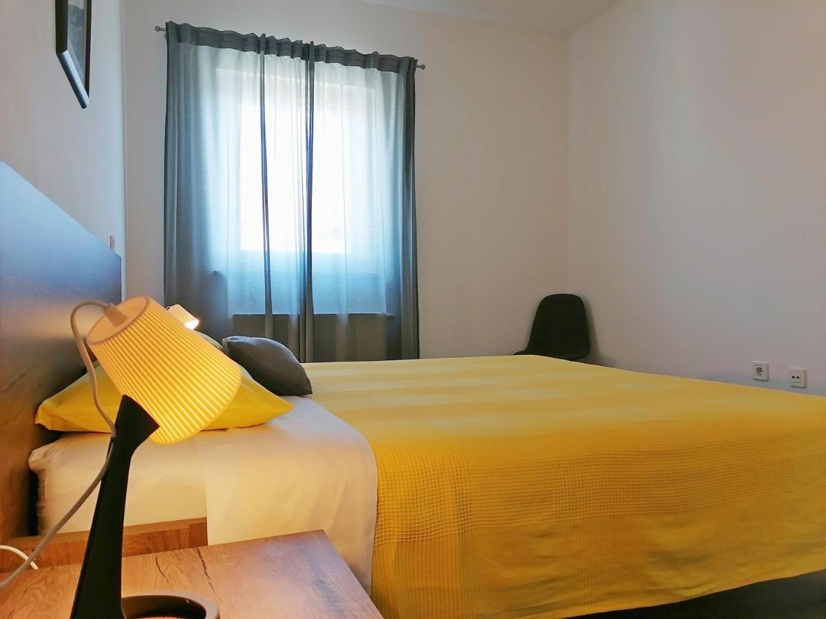 Holiday Apartment Dunja พูลา ภายนอก รูปภาพ