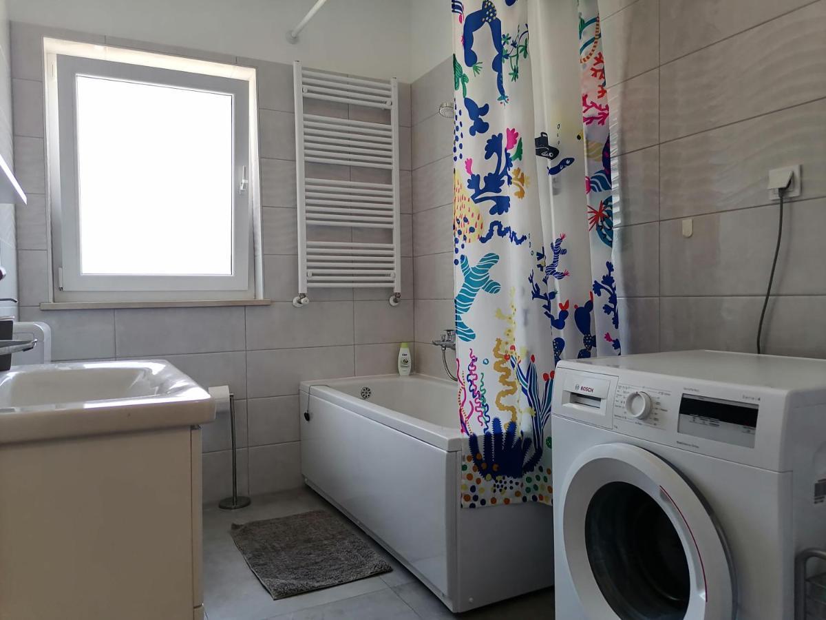 Holiday Apartment Dunja พูลา ภายนอก รูปภาพ